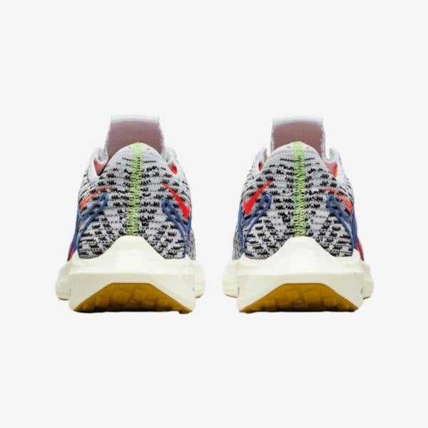Nike Sneakers   in  White