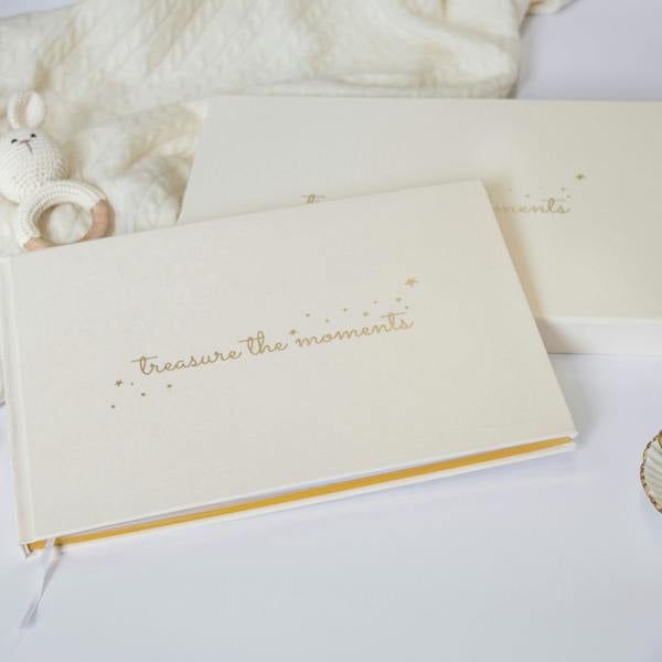 HELLO BABY GENDER NEUTRAL GIFT SET