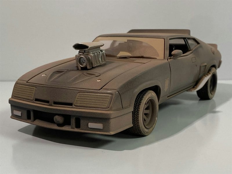 mad max last of the v8 interceptors weathered 1:24 greenlight 84052