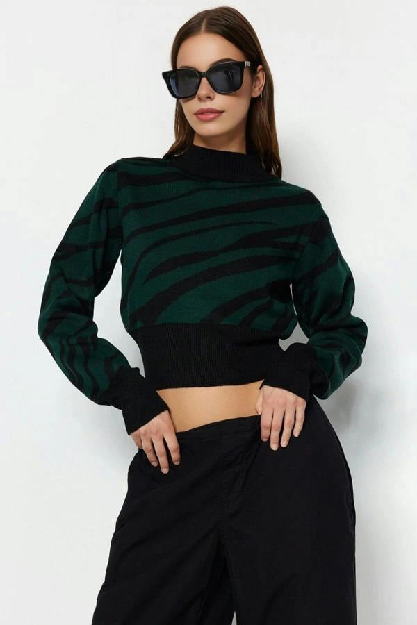WOVCOR Zebra Print Crop Knit Sweater