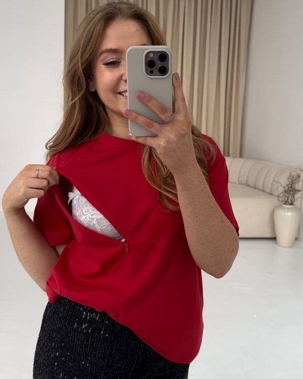 Pretty Mama Everyday Oversized Breastfeeding Tshirt- Holly Red
