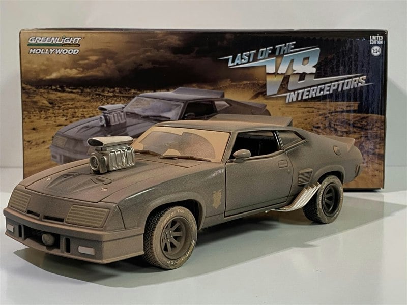 mad max last of the v8 interceptors weathered 1:24 greenlight 84052