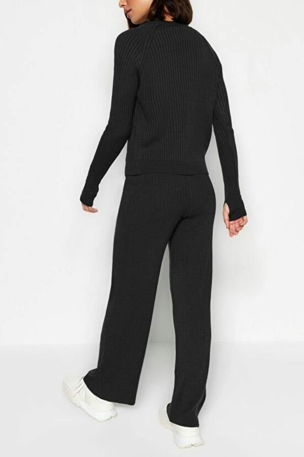 WOVCOR 2-Piece Basic Knit Set with Finger Detail