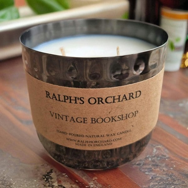 2 wick candle in black dimpled tin