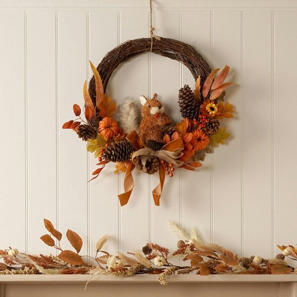 Country Living Rattan Squirrel Wreath