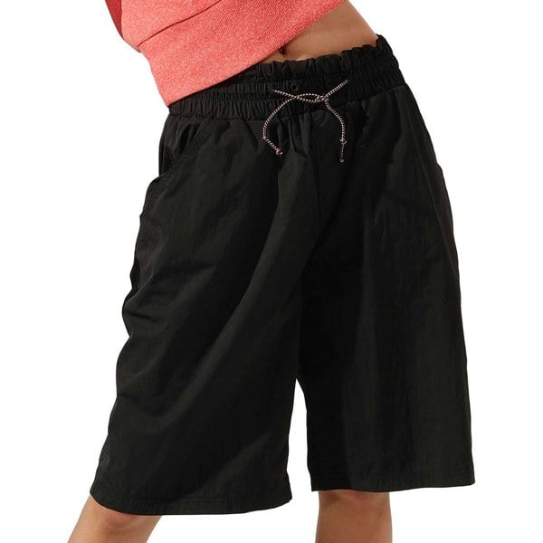 Lorna Jane Alpha Paperbag Waist 3/4 Shorts in Black