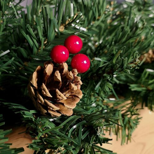 Samuel Alexander Premier 270cm (9ft) Christmas Garland Decoration With Red Berries & Cones