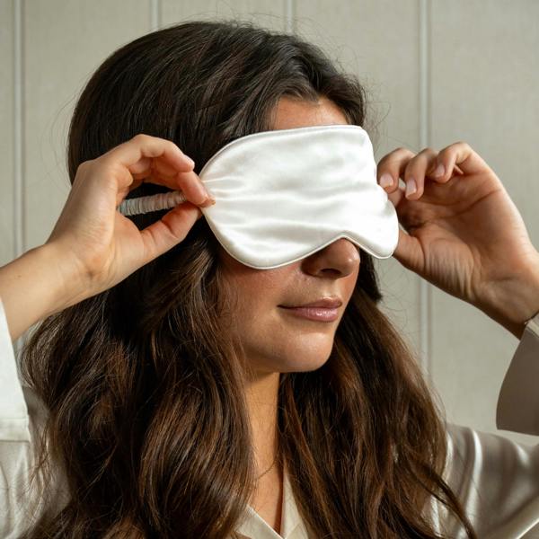 Ivory Pure Mulberry Silk Eye Mask close-up detail | Soak and Sleep