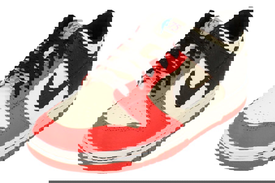 Nike Dunk Low GS Trainers Do6288  100 - Sail Black Chile Red 100 - Photo 0