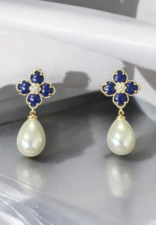 Still life of the earrings.