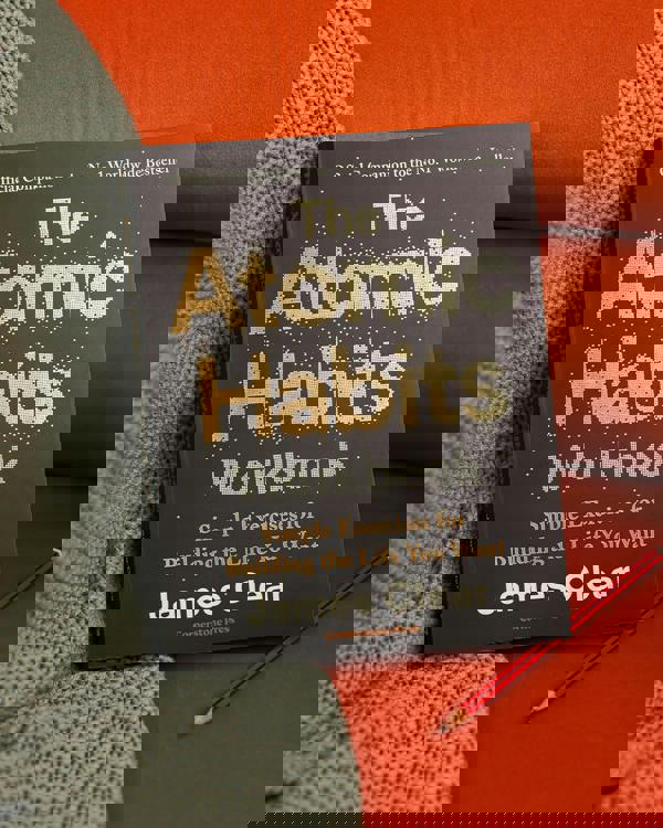 The Atomic Habits Workbook: Official Companion to the #1 Worldwide Bestseller - Simple Exercises for Building the Life You Want