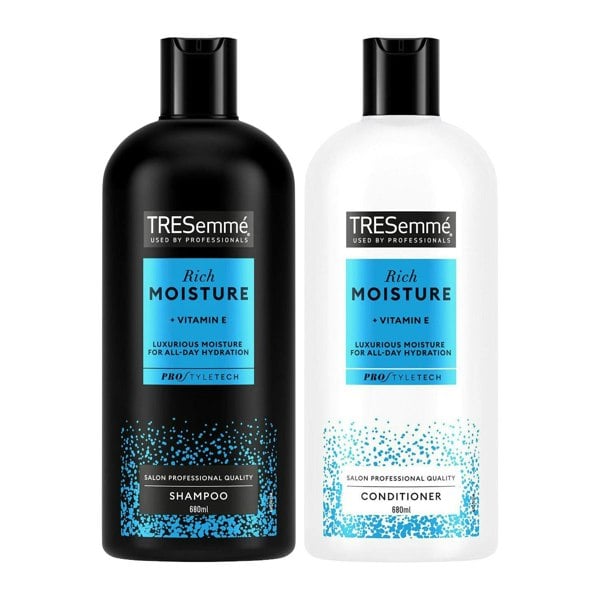 TRESemmé Shampoo & Conditioner Set 680ml w/ Vitamins B, C & E for All Hair Types