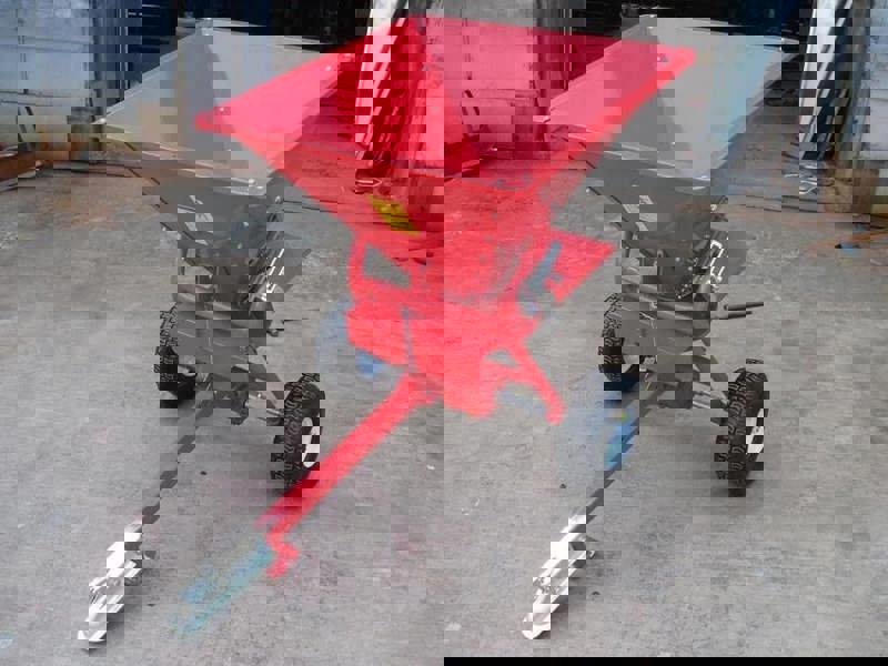 Tow Behind Fertiliser Seed Spreader 350lb 190L