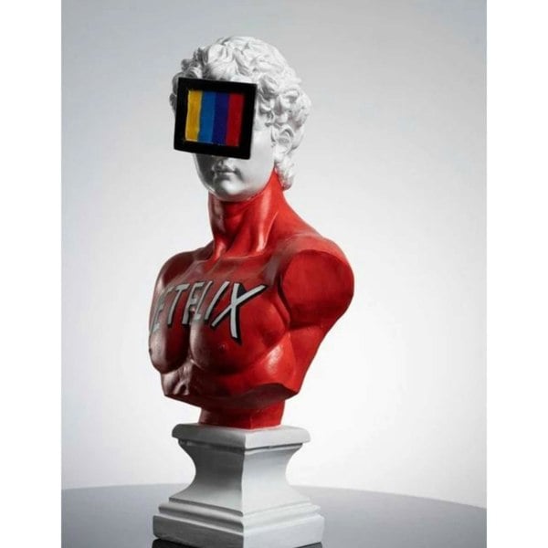Artchi Binge Watcher David