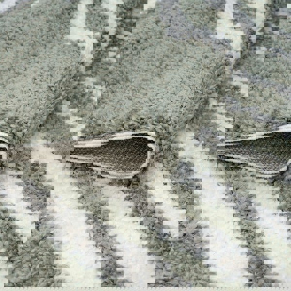 Moodi Shaggy Green rug, scandinavian design, soft pile | THE RUGS