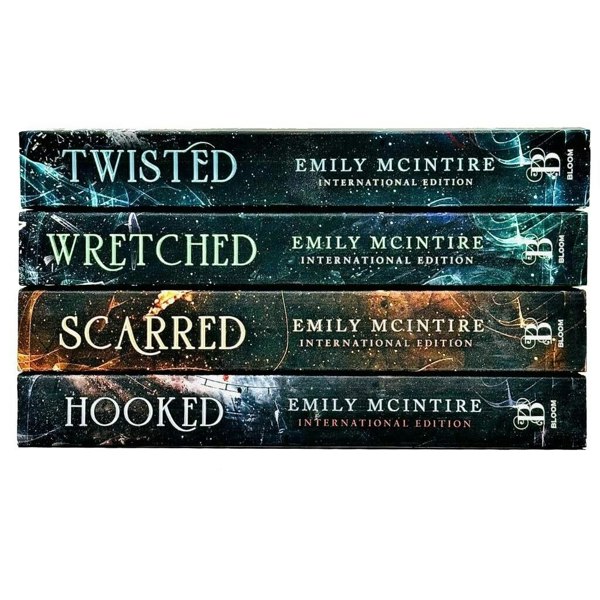 Never After Series by Emily McIntire Complete 6 Books Collection Set (Hexed, Hooked, Scarred, Wretched, Twisted & Crossed)