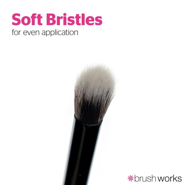 Brushworks No. 16 Tapered Blending Eye Brush