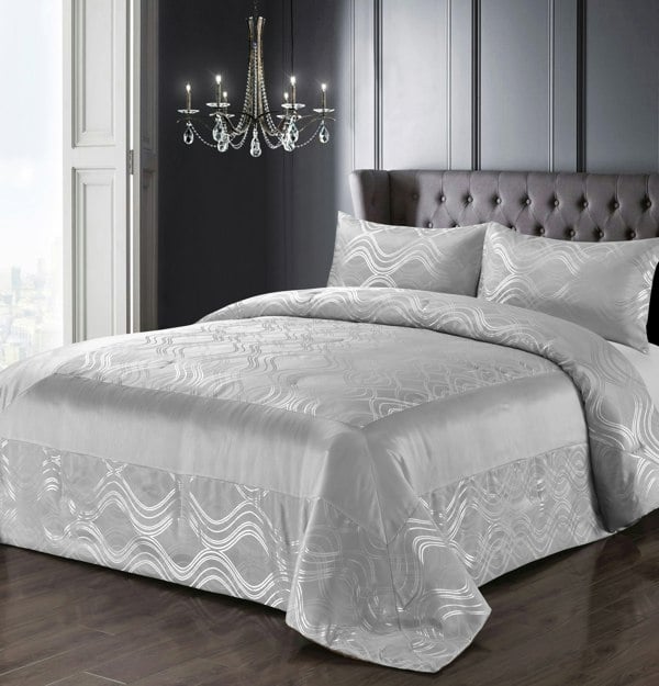 Intimates Clarissa Quilted Luxury Bedspread Set