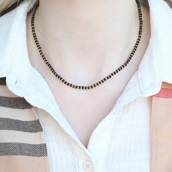 The Colourful Aura Handmade Black Gold Crystal Mangalsutra Necklace Alternating Bead Pattern