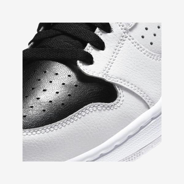 Nike AR3762-101 Sneakers   in  White