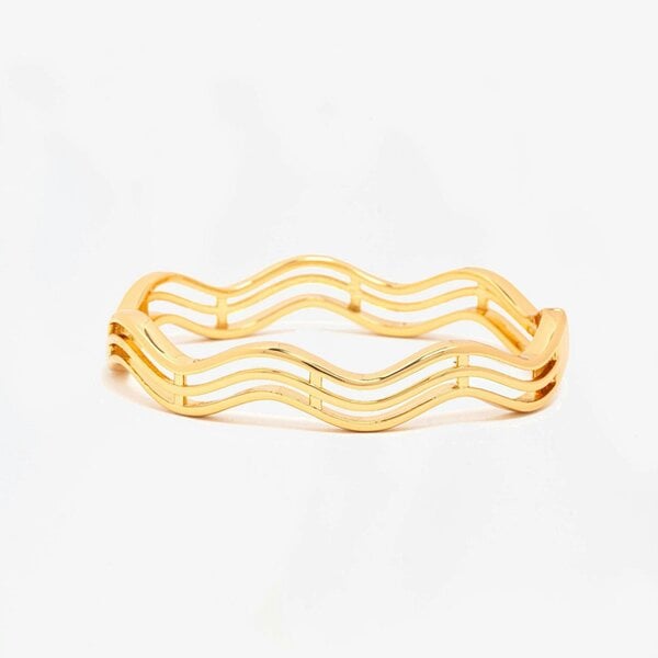 Uchi & Soto Nami Gold Wave Lines Bangle