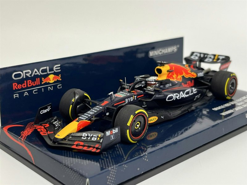 Minichamps Max Verstappen Red Bull Racing RB18 Winner Saudi Arabian GP 2022 1:43 417220101