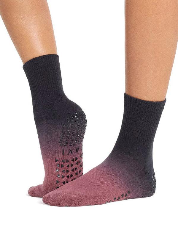Tavi Aria Grip Socks - Wine Ombre