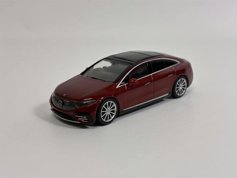 MCSlots Mercedes Benz EQS 580 4MATIC Red Metallic RHD 1:64 Mini GT MGT00970R