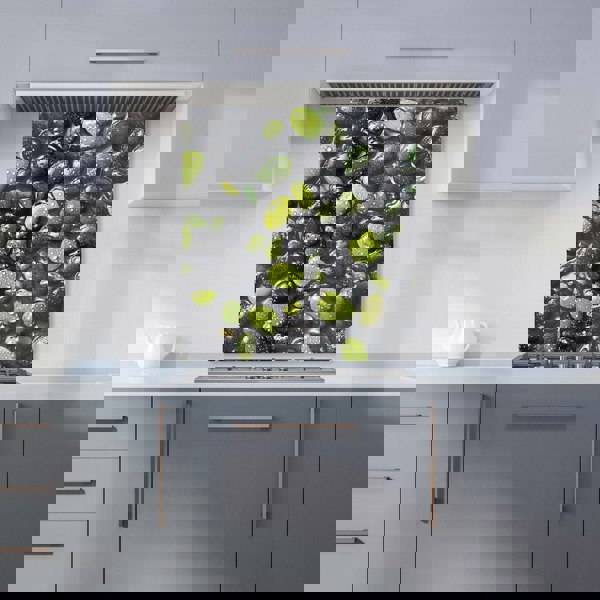 Warren Reed - Designer Emerald and Onyx Pebble Design Kitchen Splashback