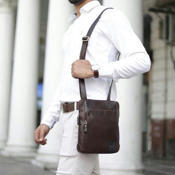 Medium Leather Messenger Bag – Tuscan 7353 Dark Brown