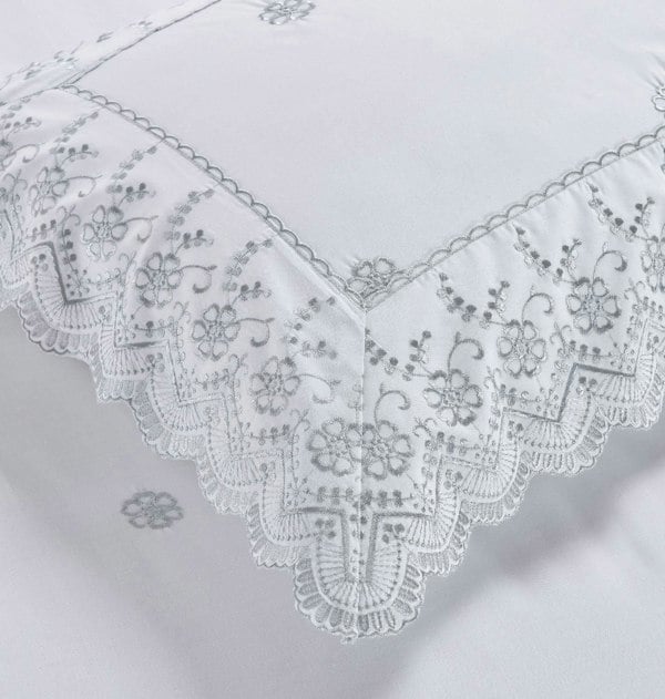 HomeSpace Direct Arielle White Bedpread Set