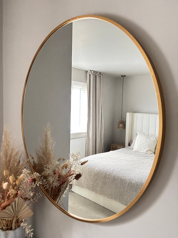 Downton Interiors Gold Round Modern Metal Frame Wall Mirror - 80cm