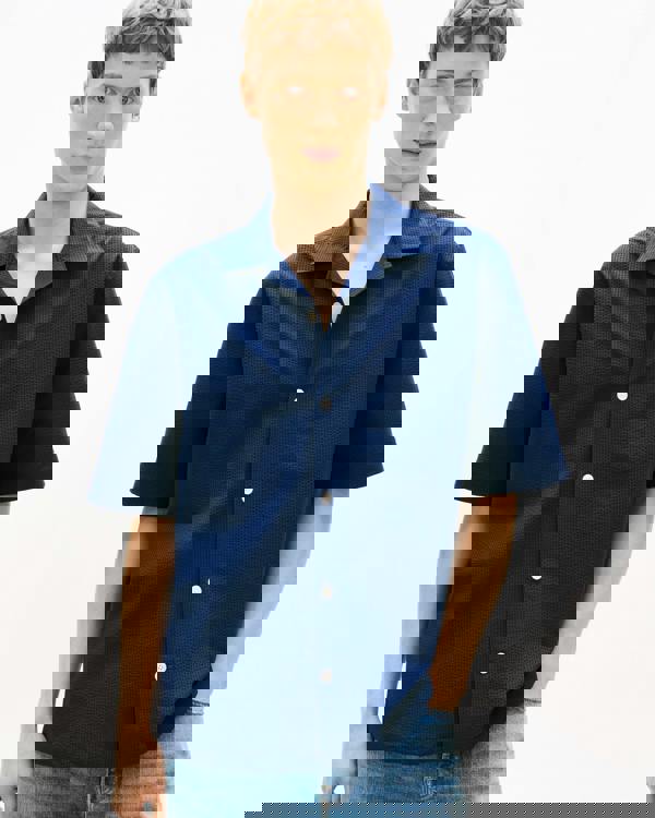 Tommy Hilfiger Performance Seersucker Mens Short Sleeve Shirt - Carbon Navy/Black Stripe