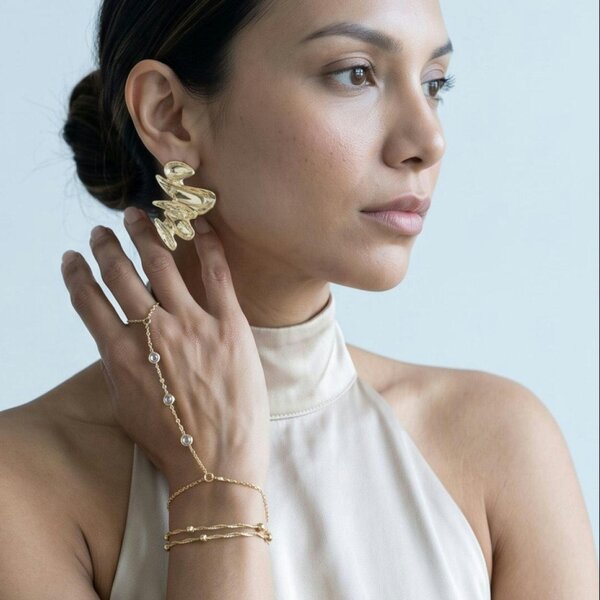 Uchi & Soto Enso Gold and Stone Hand Chain