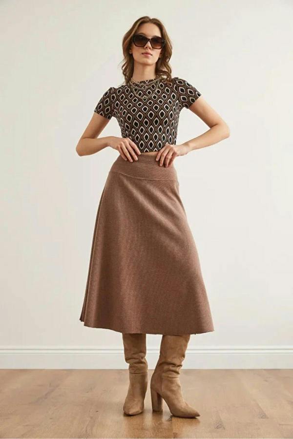 Hoxton Gal Waist-Banded Flared Knit Skirt