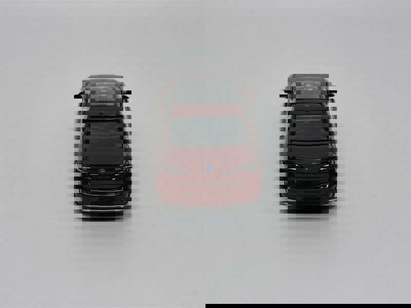 Mini GT BMW i7 xDrive60 Aventurin LHD 1:64 Scale Mini GT MGT00952L