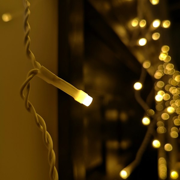 Samuel Alexander 25m 1000 Vintage Gold LED Frosted Icicle Indoor Outdoor Christmas Lights with Timer