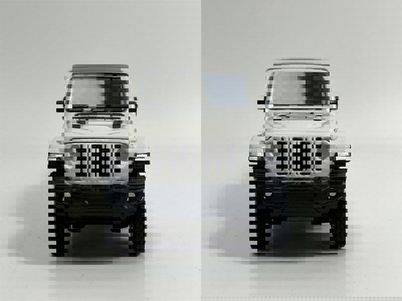 Tayumo Jeep Grand Cherokee White LHD Light and Sound 1:32 Scale Tayumo 32170011