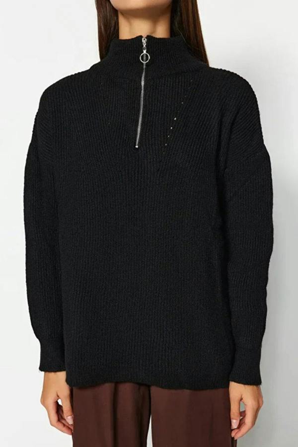 Hoxton Gal Soft-Textured Zip-Up Knit Sweater