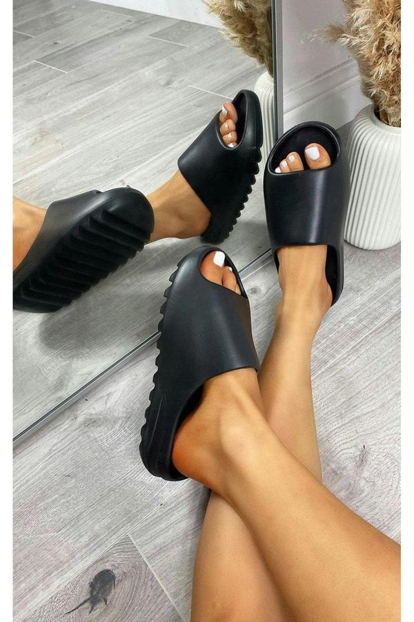 Lou Slip On Sandals - Black