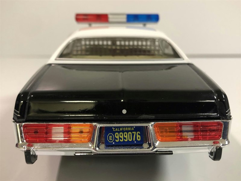 the terminator 1977 dodge monaco 1:24 scale greenlight 84101