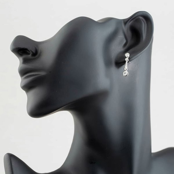 T. H. Baker 18ct White Gold Brilliant Cut Diamond Graduating Dropper Earrings LG250/EB-PR