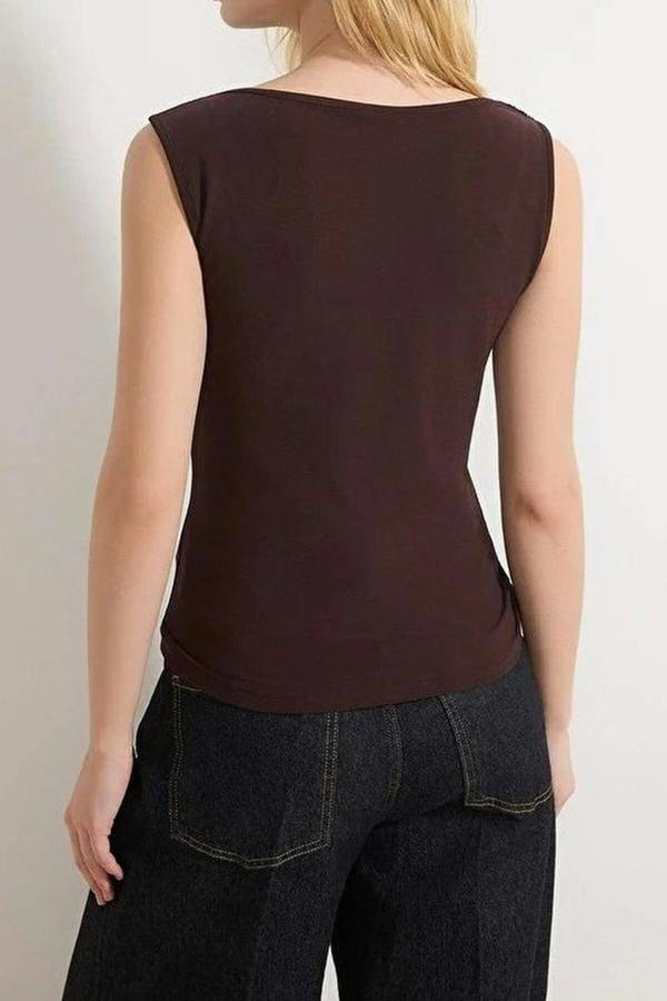 WOVCOR Fitted V-neck Knitted Blouse with Accessory Details