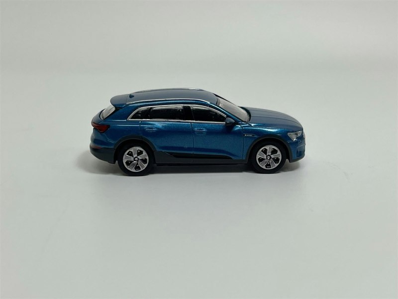 Minichamps Audi e tron 2020 Blue Metallic 1:87 Minichamps 870018220