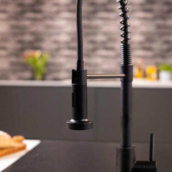 Flode Fjädra | Pull Out Kitchen Sink Mixer Tap | Spring Style Mixer Tap | Matt Black | Round Head