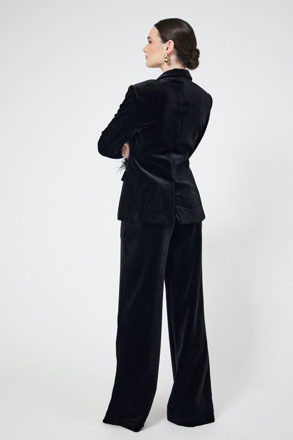 LuvForever Fashion Sovereign - Black Velvet 3-Piece Blazer Suit