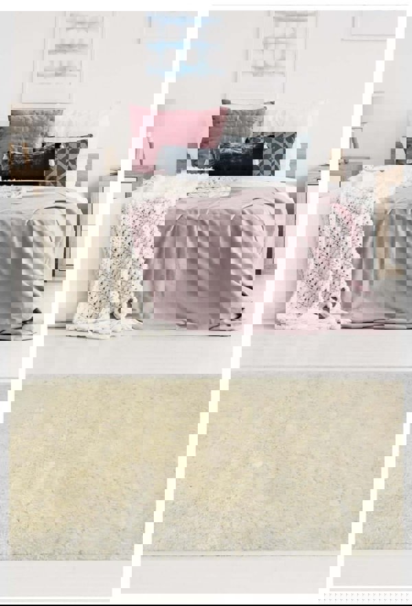 Machine Washable Shaggy Rug Plain Design in White – The Rugs