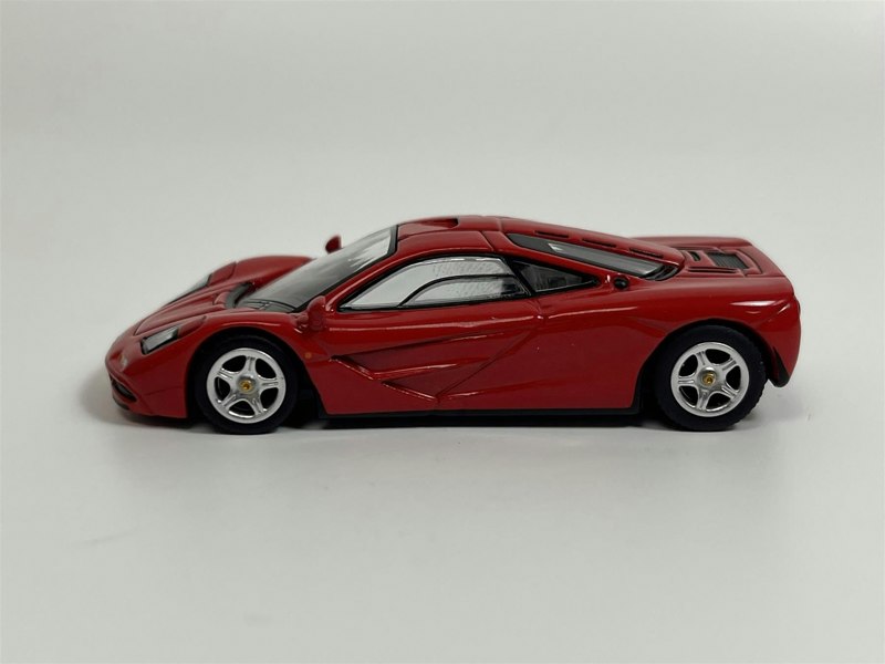 Mini GT McLaren F1 Red LHD 1:64 Scale MGT00654L