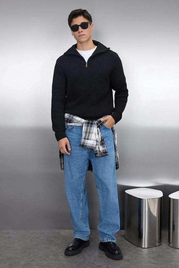 WOVCOR Regular Woolen Zippered Turtleneck Knit Men's Sweater