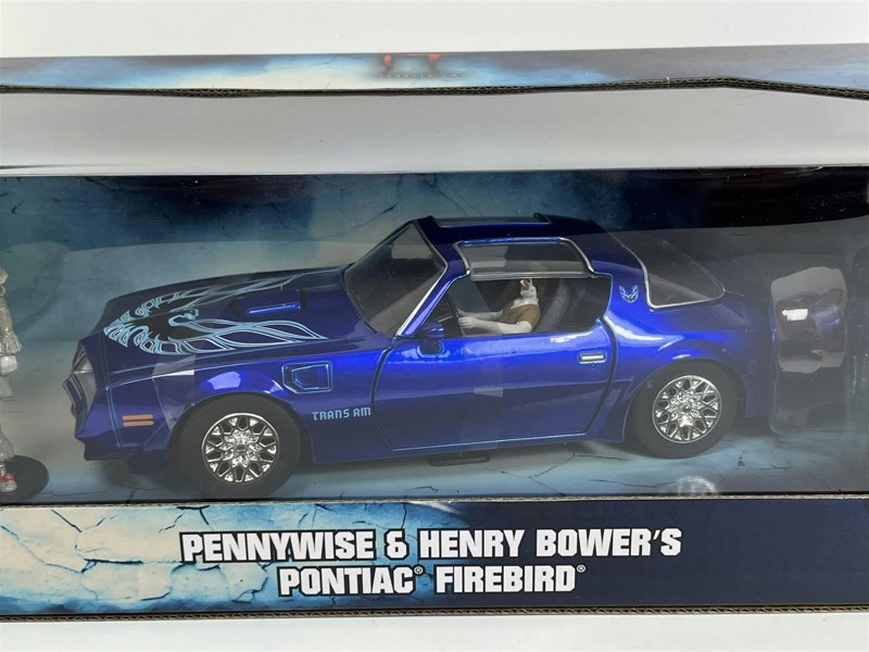 Jada Pennywise Figure And Henry Bowers Pontiac Firebird 1:24 Jada 31118